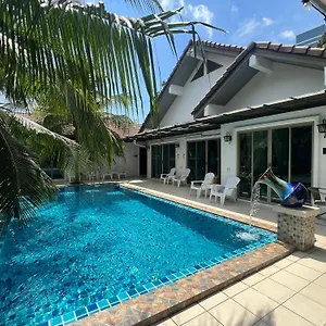 The Snug Airportel - Phuket Airport Pensionat